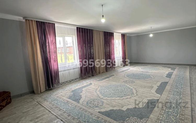 Отдельный дом · 3 комнаты · 134 м² · 8 сот., Ск Наука 61 — Орентир сто Ақсұңқар за 23 млн 〒 в Актобе — фото 2