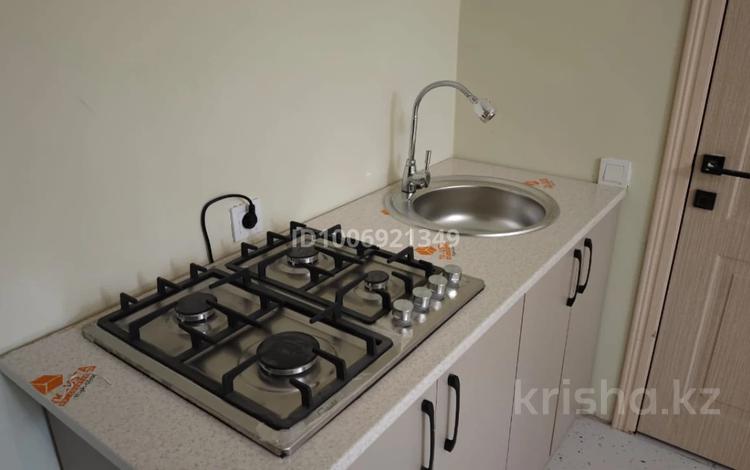 2-комнатная квартира · 25 м² · 2/2 этаж, мкр Самал-2, ул. Онайбека Мырзабека 68 — ул. Казиева за 90 000 ₸ в Шымкенте, Абайский р-н — фото 3