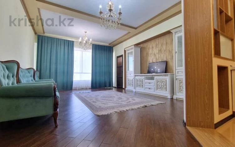 3-комнатная квартира, 110 м², 4/22 этаж, Бухар Жырау 27.5