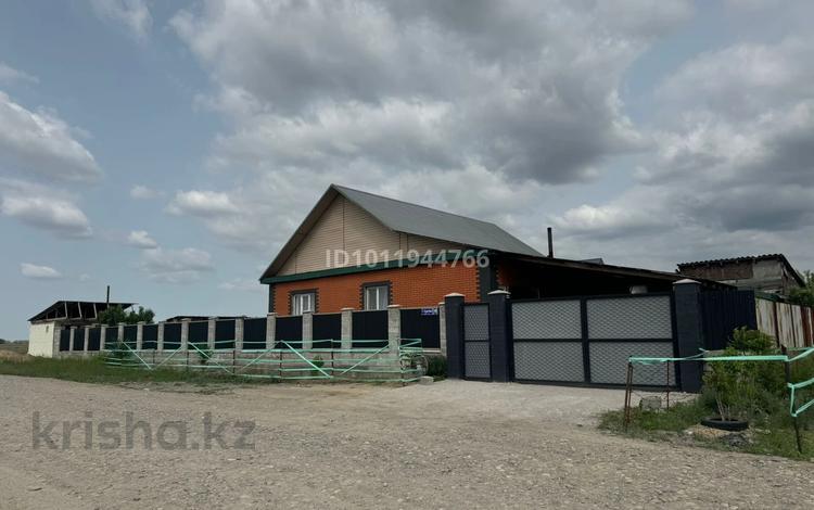 Жеке үй · 4 бөлме · 120 м² · 8 сот., ул. Батыр баян 332, бағасы: 40 млн ₸ в Алматинской обл., Талгарский р-н — фото 2