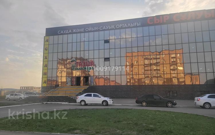 Еркін, кеңселер, дүкендер мен бутиктер, қоймалар, сұлулық салондары, ауыл шаруашылығы, монша, қонақ үй және демалыс орындары, фитнес және спорт, медорталықтар мен дәріханалар, білім орталықтары, ойын-сауық, конференц-залдар, кабинеттер және жұмыс орындары, студиялар · 1700 м², бағасы: 8.5 млн ₸ в Кокшетау — фото 2