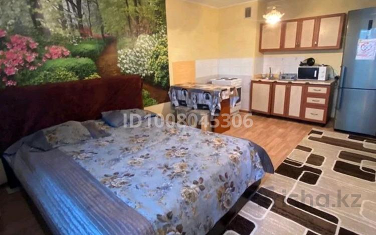 1-комнатная квартира · 50 м² · 8/10 этаж, Казбек би 7/4 за 150 000 ₸ в Усть-Каменогорске — фото 2