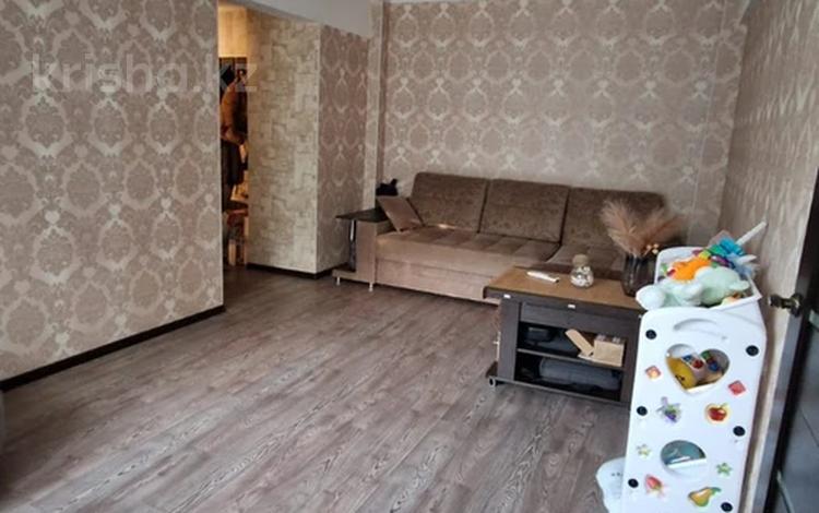 3-комнатная квартира · 60 м² · 2/5 этаж, Казахстан 98 за 23.6 млн ₸ в Усть-Каменогорске, Ульбинский — фото 2