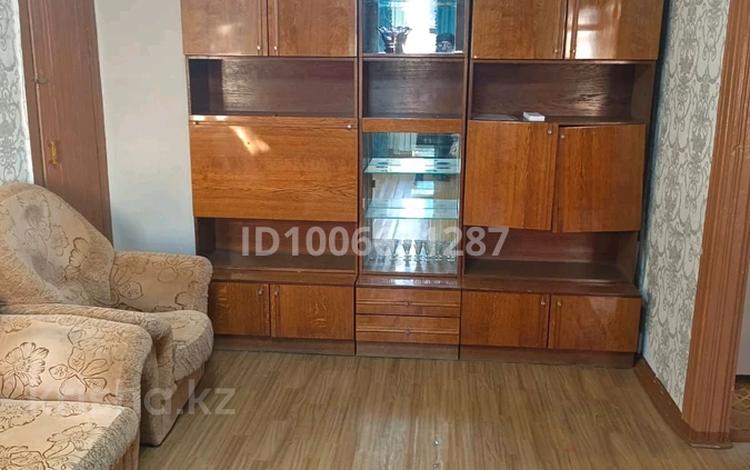 2-бөлмелі пәтер · 44 м² · 3/4 қабат, Аманжолова 22 — Центр. рынок, бағасы: 9 млн ₸ в Жезказгане — фото 2