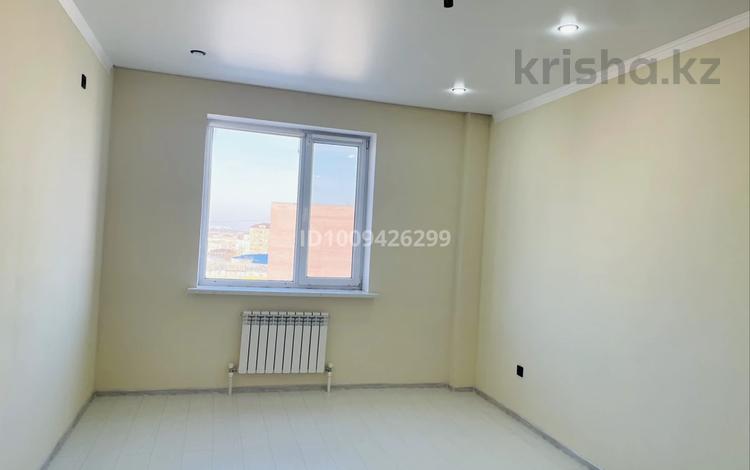 2-бөлмелі пәтер · 67.7 м² · 9/10 қабат, мкр Центральный, Абая 26/1, бағасы: 30 млн ₸ в Атырау — фото 2