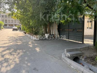Отдельный дом · 4 комнаты · 150 м² · 11 сот., мкр Аккент — Проспект Раимбека угол Яссауи за 200 млн ₸ в Алматы, Алатауский р-н