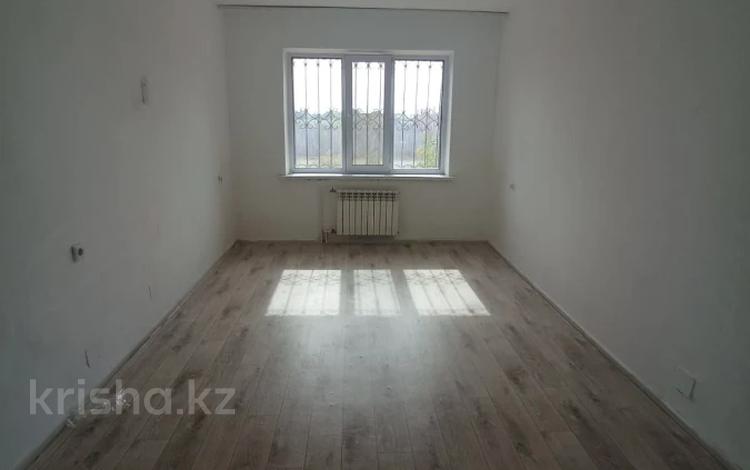 1-бөлмелі пәтер · 40.4 м² · 1/9 қабат, Самал, бағасы: 15 млн ₸ в Уральске — фото 2