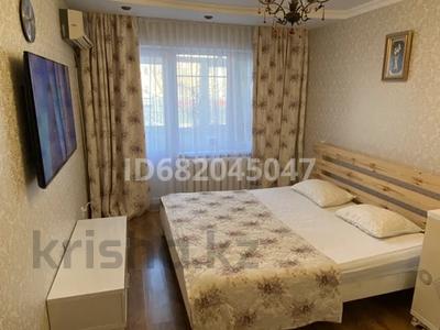 3-комнатная квартира, 80 м², 2/5 этаж посуточно, Желтоксан 6 — Площадь за 20 000 〒 в 