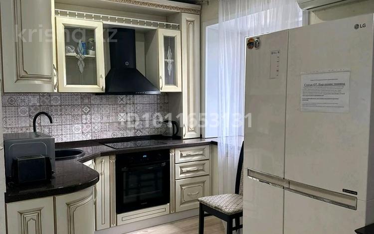3-комнатная квартира · 58 м² · 2/5 этаж, ул. Лободы 42 за 20 000 ₸ в Караганде, Казыбек би р-н — фото 2