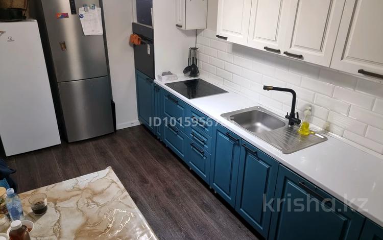 2-комнатная квартира · 64 м² · 4/9 этаж, мкр Аккент за 300 000 ₸ в Алматы, Алатауский р-н — фото 2