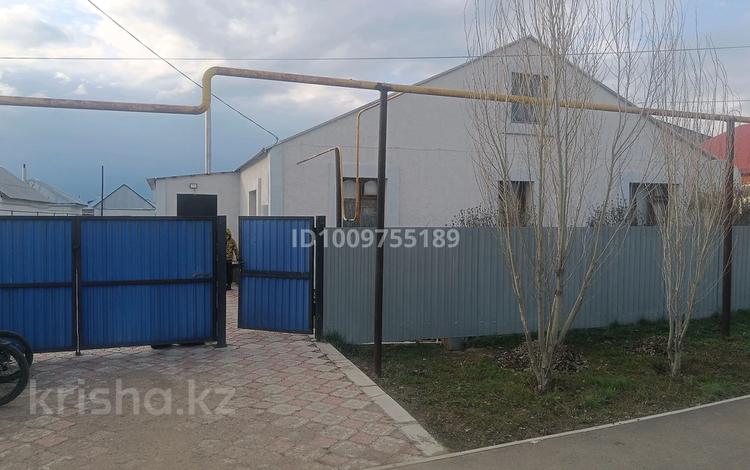 Жеке үй · 3 бөлме · 90 м² · 11.1 жүзд., 11 100, бағасы: 18 млн ₸ в Аксае — фото 2