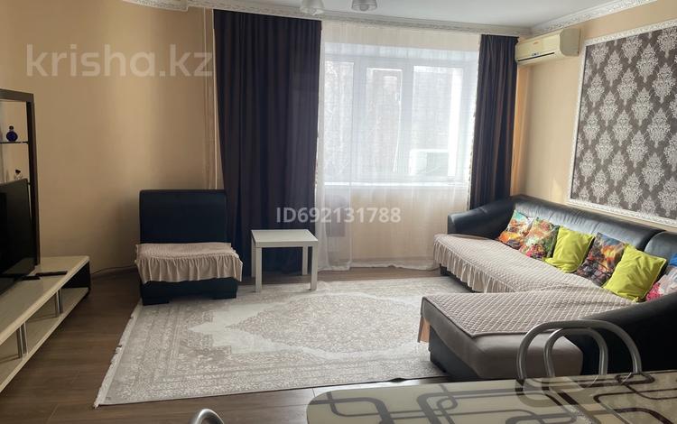 2-комнатная квартира · 65 м² · 3/9 этаж, Лермонтова 44 — Набережная,Акимат,Цум за 18 000 ₸ в Павлодаре — фото 2