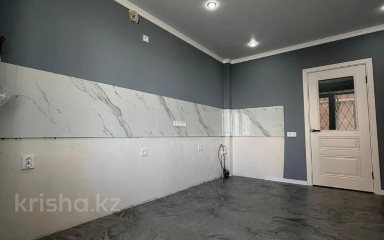 2-комнатная квартира · 61.9 м² · 3/9 этаж, Самал за 27.5 млн ₸ в Уральске — фото 2