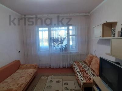 3-комнатная квартира, 65 м², 1/5 этаж, 8 микр за 16.5 млн 〒 в Таразе