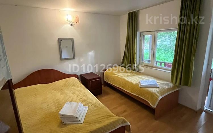 4 бөлме · 35 м² · 2 қабат, Кенесары 41а 41а, бағасы: 5 000 ₸ в Бурабае — фото 2