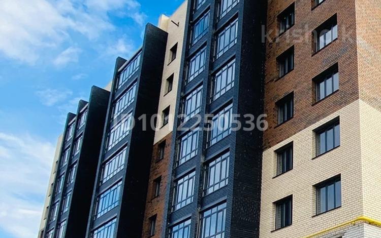 2-комнатная квартира · 62 м² · 8/9 этаж, ул Жуманиязова-Кеменгер 120 за 19.8 млн ₸ в Уральске — фото 2