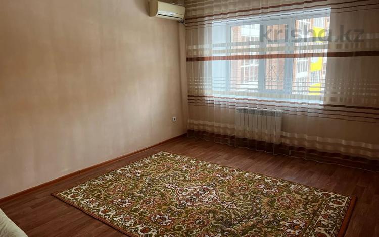 3-бөлмелі пәтер, 74 м², 4/6 қабат, мкр. Алтын орда 8г, бағасы: 28 млн 〒 в Актобе, мкр. Алтын орда — фото 2