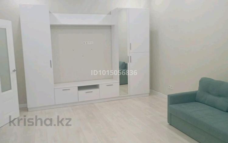 1-комнатная квартира · 43 м² · 6/10 этаж, Бокейхана 25 за 250 000 ₸ в Астане, Есильский р-н — фото 2