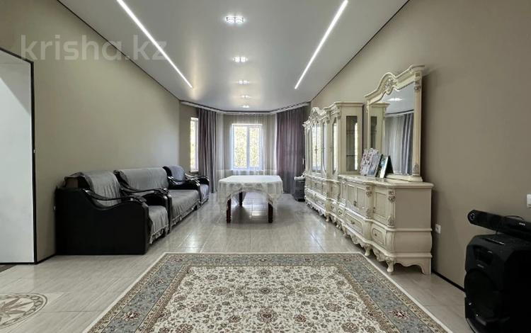 Отдельный дом · 4 комнаты · 254.7 м² · 10 сот., Актобе, улица Жайдарман за 48 млн ₸ — фото 2