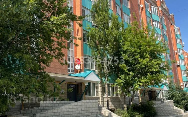 1-комнатная квартира · 39 м², мкр. Алтын орда, проспект Алии Молдагуловой 50а за 15.9 млн 〒 в Актобе — фото 16
