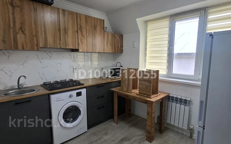 1-бөлмелі пәтер · 30 м² · 3/3 қабат, мкр Тастак-2, Циолковского 5 — Райымбека Тілендиева, бағасы: 210 000 〒 в Алматы, Алмалинский р-н — фото 2