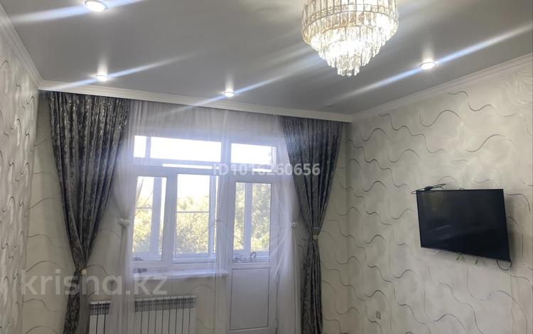 2-комнатная квартира · 64 м² · 4/5 этаж, мкр Самал — Бауыржан Момышұлымен Шестокович көшесі за 180 000 ₸ в Таразе — фото 2