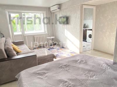 1-бөлмелі пәтер · 38.5 м² · 3/5 қабат, Казахстан 81 — Центральный рынок, бағасы: 12 000 ₸ в Усть-Каменогорске, Ульбинский