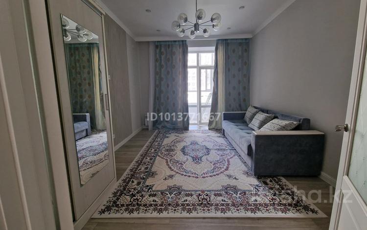 1-комнатная квартира · 45 м² · 3/12 этаж, Улы Дала 31,31/1, 33, 33/1 за 250 000 ₸ в Астане, Нура р-н — фото 2
