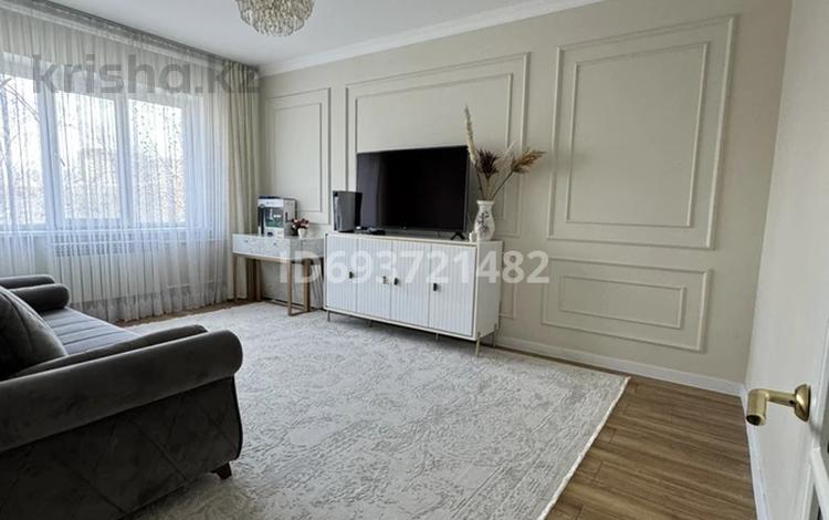 4-комнатная квартира, 98 м², 3/5 этаж, Ислам Каримов 196 — Есенжанова