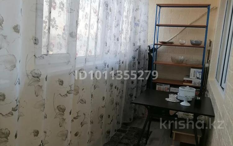 2-бөлмелі пәтер · 48 м² · 5/5 қабат, 16 микрорайон 39 — Жибек жолы, бағасы: 19 млн ₸ в Шымкенте, Енбекшинский р-н — фото 2