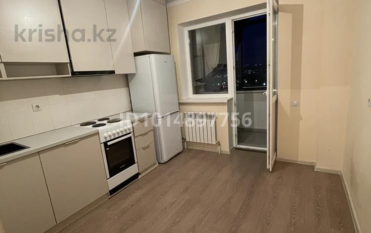 1-комнатная квартира · 40 м² · 10/14 этаж, ул. Абикен Бектуров, 17 — Роза Багланова Толе би за 200 000 ₸ в Астане, Есильский р-н — фото 2