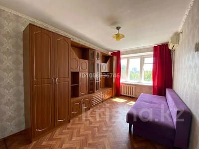 2-бөлмелі пәтер · 43 м² · 4/5 қабат, Привокзальная 10 — Курмангазы, бағасы: 8.5 млн ₸ в Уральске, мкр Школьник