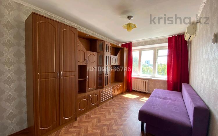 2-бөлмелі пәтер · 43 м² · 4/5 қабат, Привокзальная 10 — Курмангазы, бағасы: 8.5 млн ₸ в Уральске, мкр Школьник — фото 5