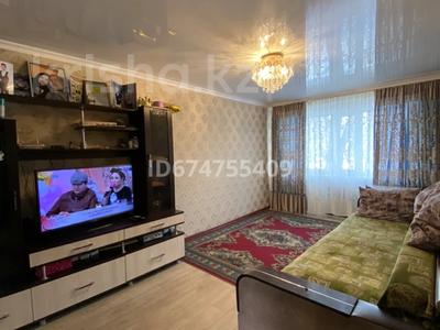 2-комнатная квартира, 44.6 м², 1/5 этаж, Майкудук, 16й микрорайон 49 за 12 млн 〒 в Караганде, Алихана Бокейханова р-н