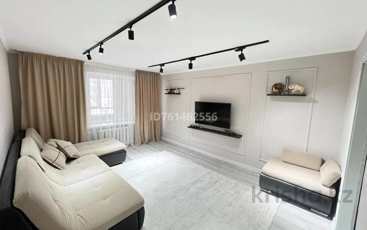 3-комнатная квартира · 67.3 м² · 1/5 этаж, Пр. Момышулы 60 — Поликлиника №3, Шик, Магнат, Алтын Арай, Chicken market, Молодежный, City Centr за 23 млн ₸ в Темиртау — фото 4
