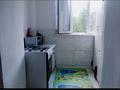1-бөлмелі пәтер · 27 м² · 3/5 қабат, мкр Шанхай, Маресьева 75 — Тез арада 1бөлме общежитие сатылады, ішінде газ ыссы -сақын су бар, бағасы: 5 млн ₸ в Актобе — фото 2