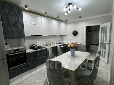 3-комнатная квартира · 90 м² · 1/5 этаж, ул. Циолковского 1к1 за 38.8 млн ₸ в Уральске, мкр Школьник