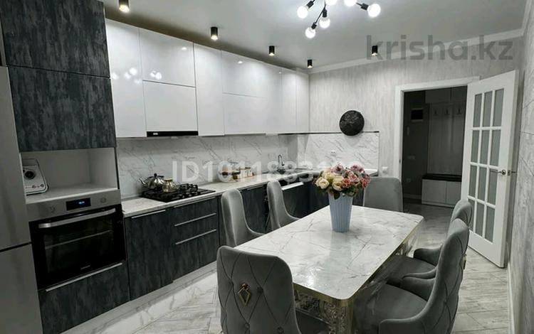 3-комнатная квартира · 90 м² · 1/5 этаж, ул. Циолковского 1к1 за 38.8 млн ₸ в Уральске, мкр Школьник — фото 16