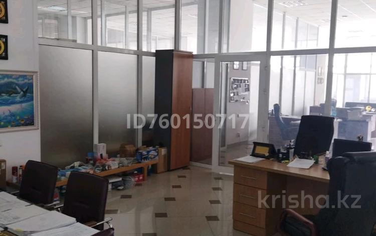 Офисы, магазины и бутики, склады, кабинеты и рабочие места · 31 м² за 83 700 ₸ в Караганде, Казыбек би р-н — фото 2