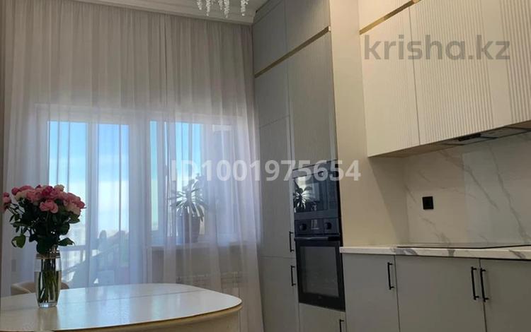 3-комнатная квартира · 80 м² · 7/8 этаж, Улы Дала 58/1 — Гейдара Алиева за 750 000 ₸ в Астане, Есильский р-н — фото 2