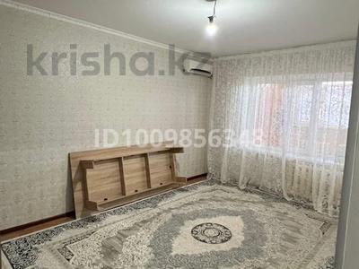 2-бөлмелі пәтер · 50 м² · 2/5 қабат, Төле би 139, бағасы: 14 млн 〒 в 