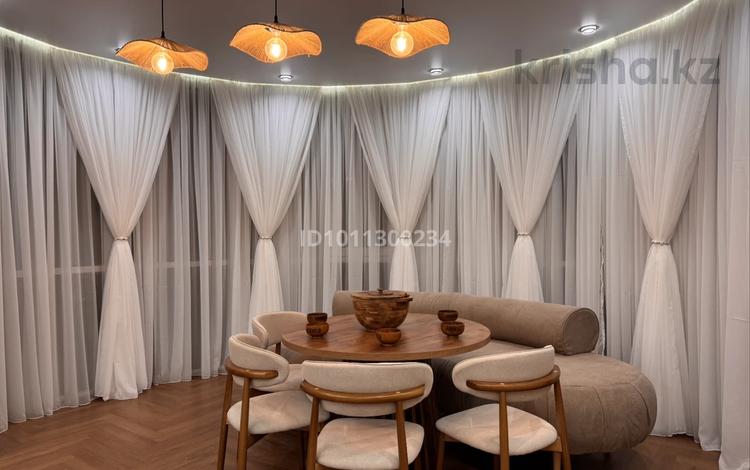 3-комнатная квартира · 135 м² · 3/15 этаж, мкр Тастак-2 273/5 — толе би 273/5 за 109 млн ₸ в Алматы, Алмалинский р-н — фото 2