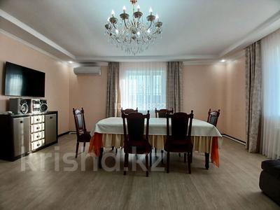 Дом · 5 комнат · 200 м², Алатау за 80 000 〒 в Бурабае