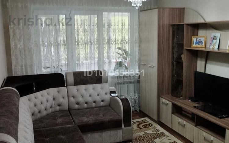 2-комнатная квартира · 46 м² · 2/5 этаж, мкр Акбулак 17 за 13.5 млн 〒 в Таразе — фото 2