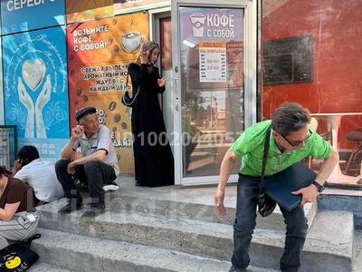 Аренда коммерческой недвижимости в Карагандинской обл.: Свободное назначение, офисы, магазины и бутики, общепит, салоны красоты, медцентры и аптеки, образование, кабинеты и рабочие места, студии · 15 м² за 250 000 〒 Свободное назначение, офисы, магазины и бутики, общепит, салоны красоты, медцентры и аптеки, образование, кабинеты и рабочие места, студии · 15 м² за 250 000 〒 в Караганде, Казыбек би р-н