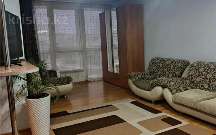 1-комнатная квартира · 55 м² · 3/16 этаж, мкр Новый Город, ул. Абая за 24.8 млн ₸ в Караганде, Казыбек би р-н — фото 2