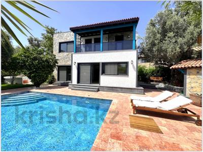 Отдельный дом · 6 комнат · 200 м² · 7 сот., Битез — Район Бинез за 690 млн 〒 в Бодруме