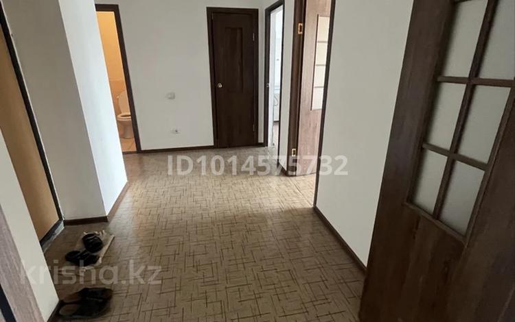 2-комнатная квартира · 57 м² · 9/9 этаж, жилой массив Есет Батыр, 2-й микрорайон, 25 / Бопай ханым улица, 27 25 — Рядом Средняя школа-гимназия им. Д. Конаева за 15 млн ₸ в Актобе — фото 2