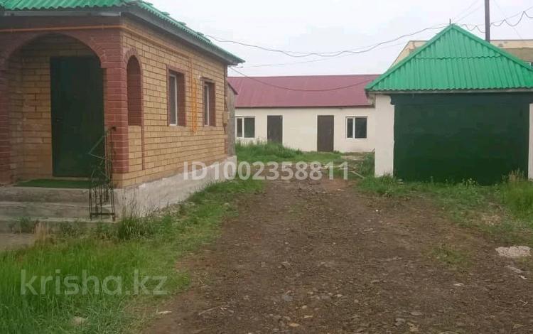 Отдельный дом · 4 комнаты · 115 м² · 10 сот., Габдуллина 37 — Академии правоохранительных органов за 35.8 млн 〒 в Косшы — фото 2