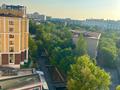 5-комнатная квартира, 210 м², 9/9 этаж, Кабанбай батыра за 175 млн 〒 в Алматы, Медеуский р-н — фото 17